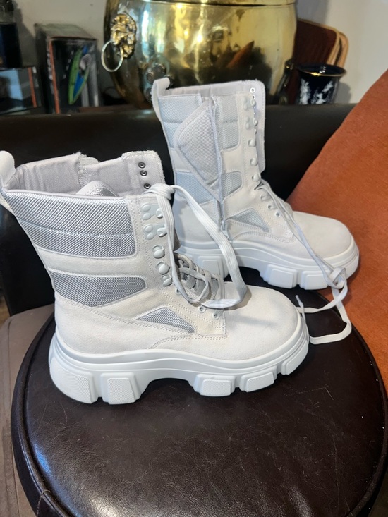 Steve Madden Shoes - Steve Madden Rivka Bone combat boots women’s size 8M
